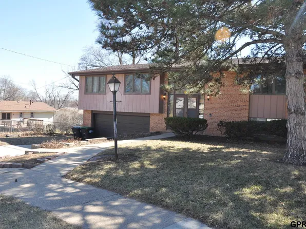 5511 N 93rd Avenue Cir, Omaha, NE 68134