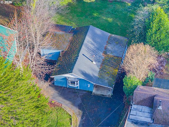 4th image of 1594 N Hemlock St
