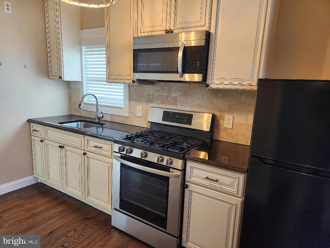 1 bed, 1.0 bath, 800 sqft, $1,725 — Photo 4