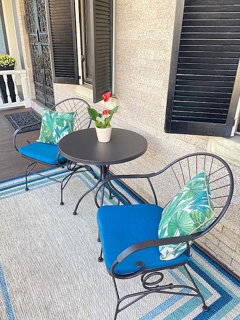 Relaxing front porch