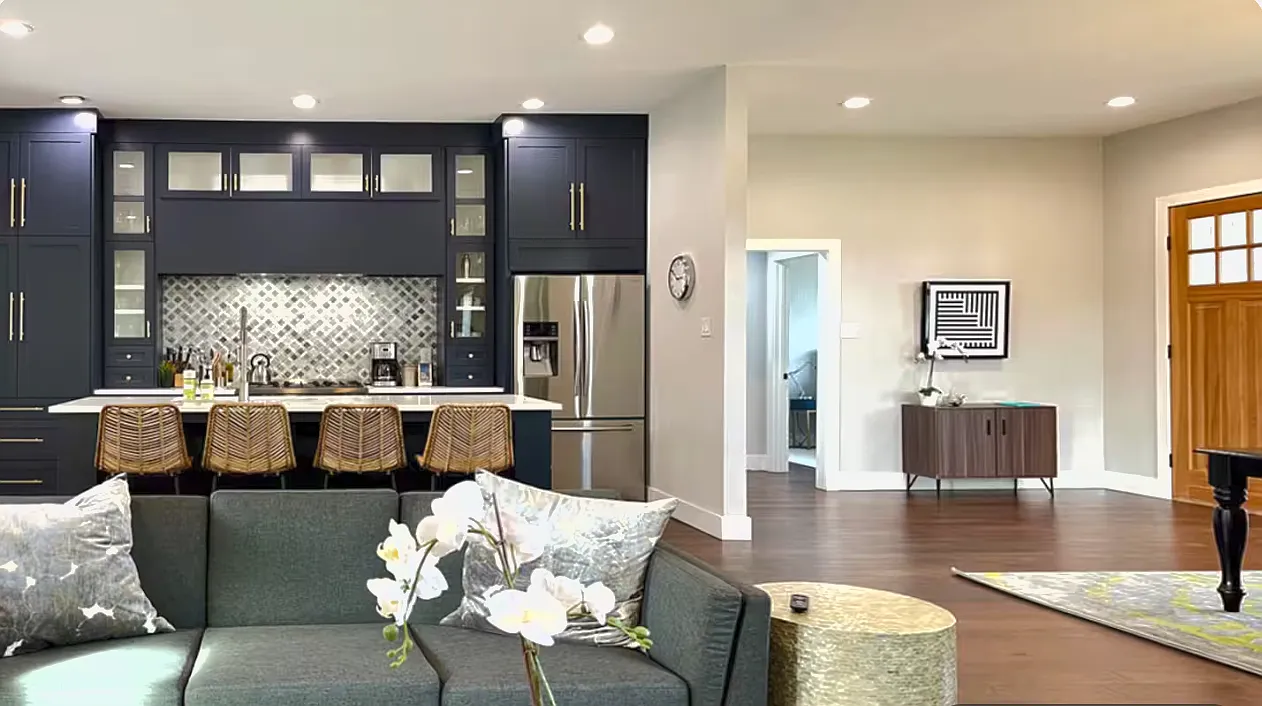 4 bed, 2464 sqft, $6,500 — Photo 2