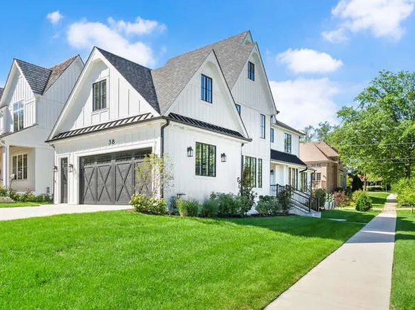 38 Gilbert Ave, Clarendon Hills, IL 60514