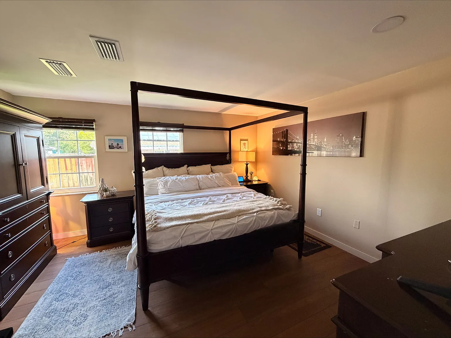 3 bed, 2.5 bath, 1506 sqft, $3,400 — Photo 2