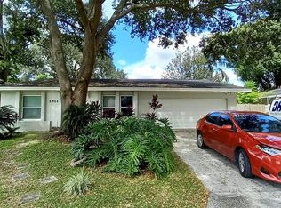 1911 Red Fox Ln, Brandon, FL 33510