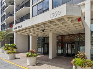 1560 N Sandburg Ter APT 1010J, Chicago, IL 60610