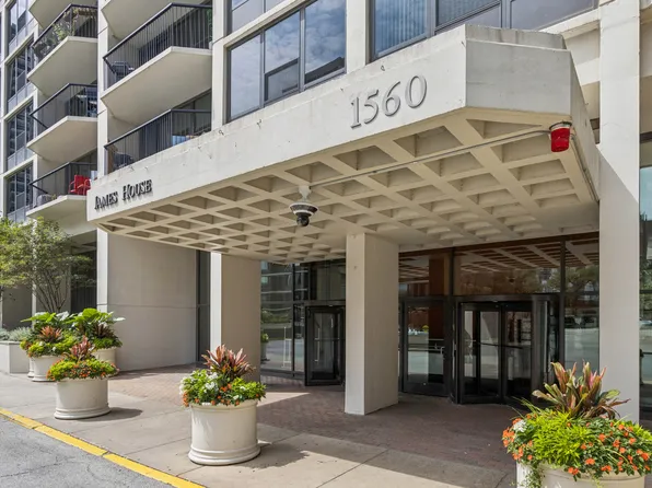 1560 N Sandburg Ter APT 1010J, Chicago, IL 60610