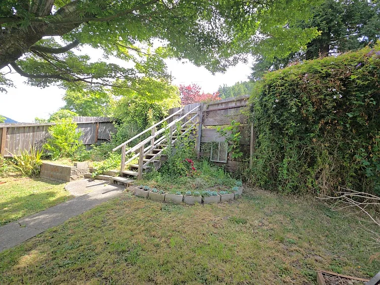 526 B St — Photo 10