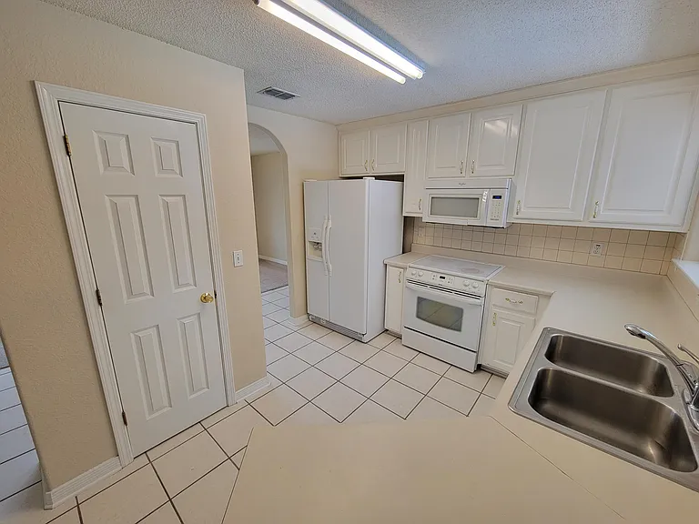 7201 Reef St — Photo 16