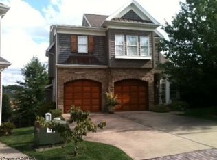 904 Suncrest Pl, Morgantown, WV 26505