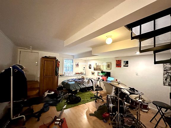 2nd image of 8A Sewall St #1