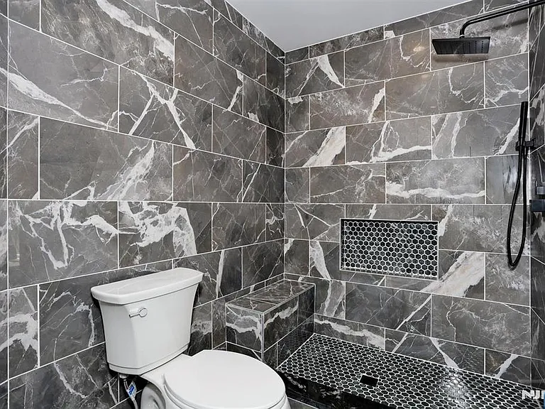 105 Hollywood Ave — Photo 12