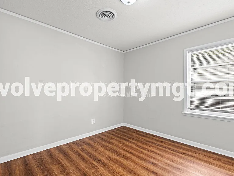 1716 Cornelia Ln — Photo 14