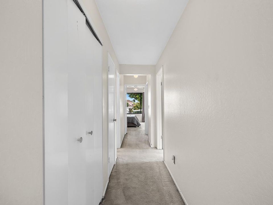 2nd image of 829 Voyager Way