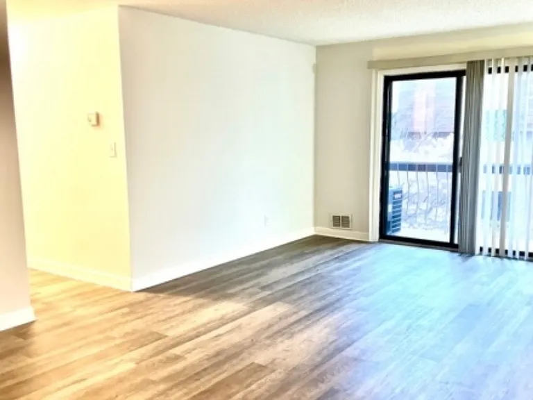 1190 W Saint Georges Ave #B44 — Photo 4