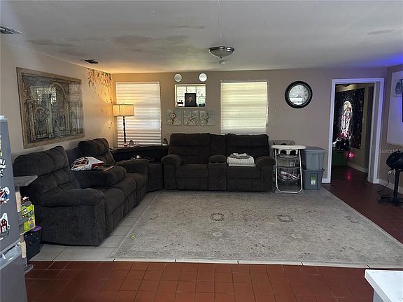 3rd image of 6115 CLIFF AVENUE