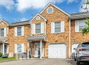 3 bed, 1.5 bath, 1089 sqft, $3,100 — Photo 3
