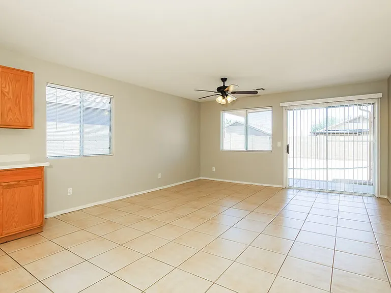 3326 W Shumway Farm Rd — Photo 5
