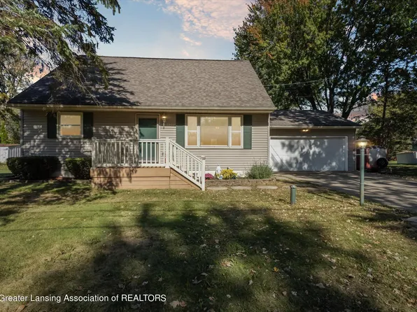 8901 Seney Dr, Dimondale, MI 48821