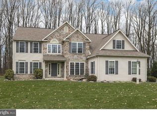 115 Pine Tree Dr, Honey Brook, PA 19344