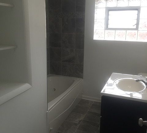 5th image of 15257 Wabash Ave