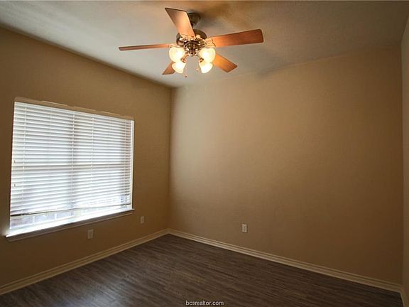 5th image of 429 Forest Dr
