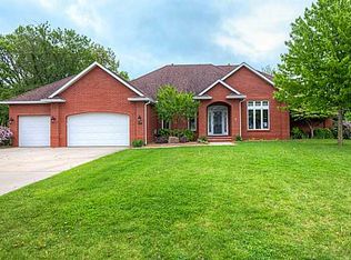 3607 131st St, Urbandale, IA 50323