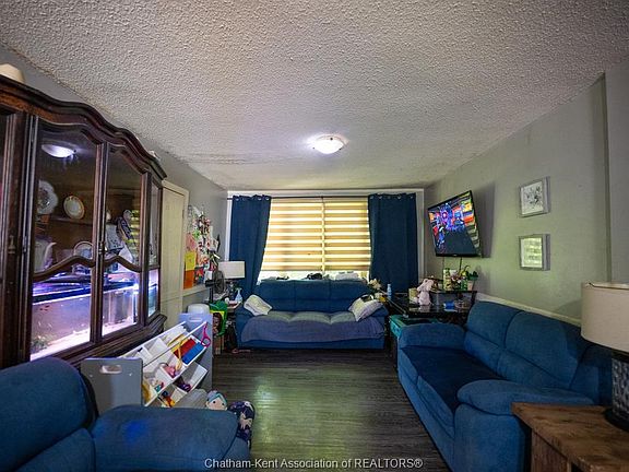 2nd image of 34 Campbell St