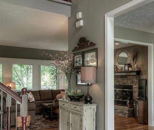 4th image of 2903 Blackhawk Dr