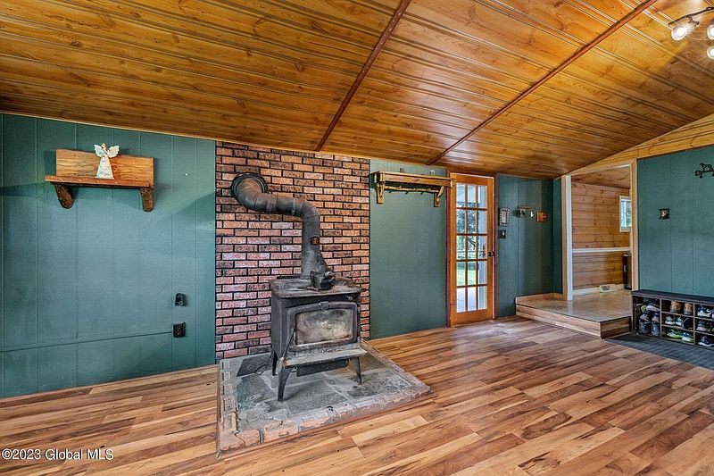 5th image of 687 Pangburn Road