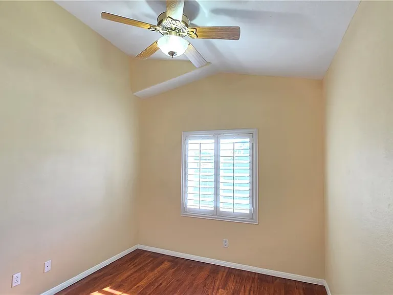 2232 Alanhurst Dr — Photo 4