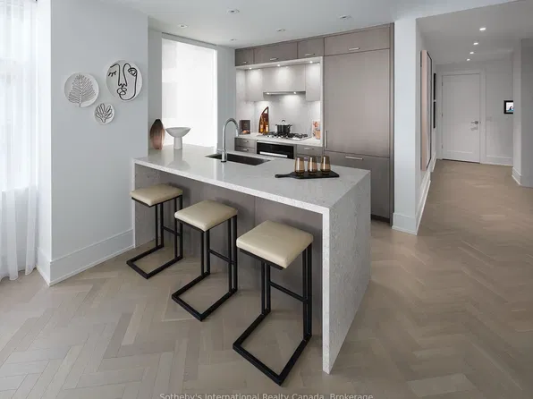 455 Wellington St W, Toronto, ON