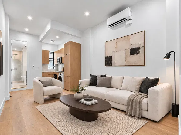 207 8th Ave APT 4N, New York, NY 10011