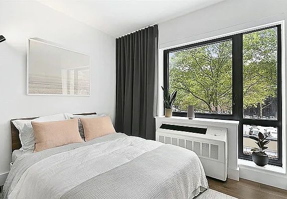 5th image of 325 Lafayette Ave APT 7L