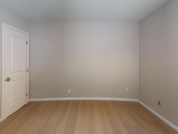 2nd image of 524 Midlake Dr