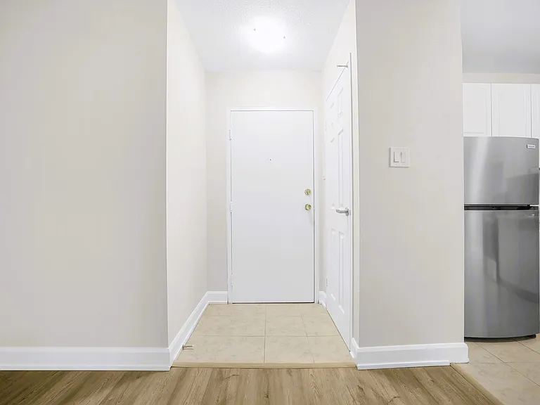 17 Barker St — Photo 6