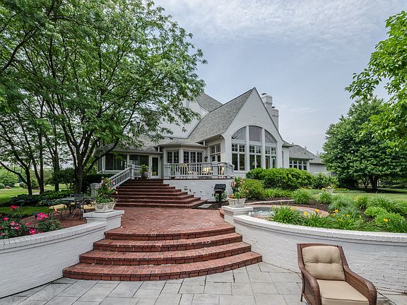 2nd image of 1009 Laurelwood