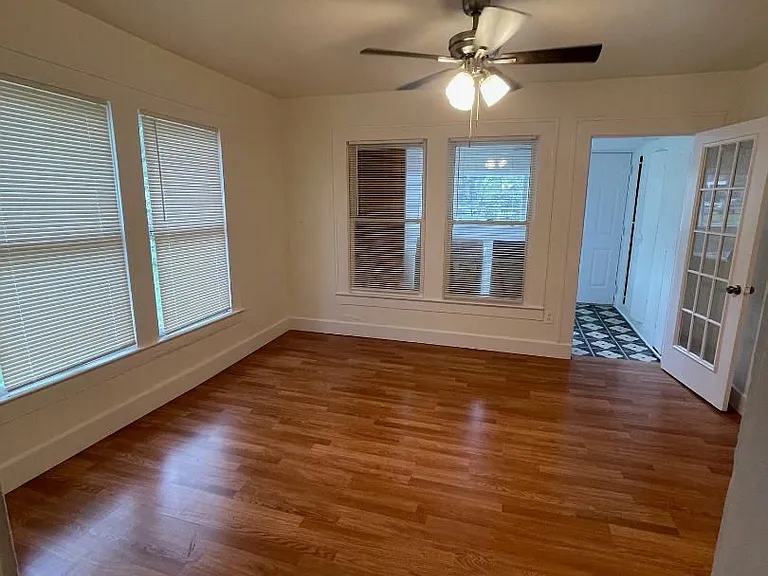 419 N Flood Ave — Photo 7