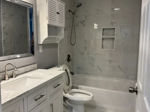 8296 Warbler Way, Liverpool, NY 13090