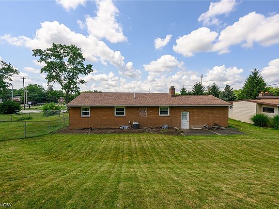 4th image of 5355 Fulton Dr NW