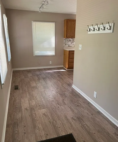 20567 Bester Ave NW — Photo 6
