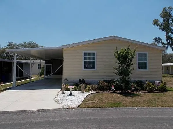 38040 Woodgate Ln, Zephyrhills, FL 33542