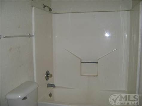 5th image of 8516 Victor Ln #1