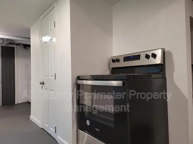 4336 Hickory Wood Ln #B — Photo 4
