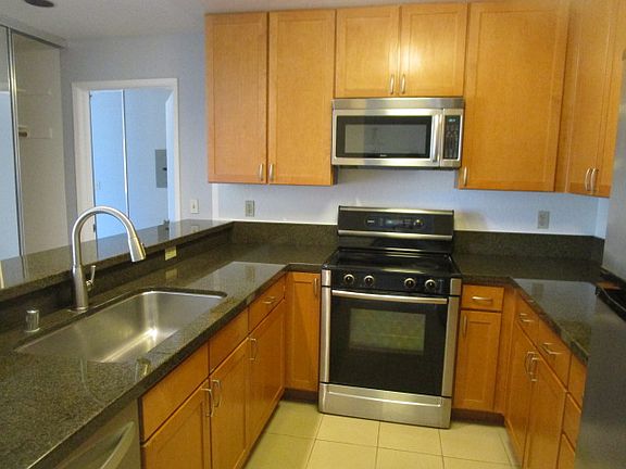 4th image of 300 Murchison Dr APT 320
