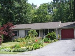 1171 Maple Spring Dr, Slatington, PA 18080