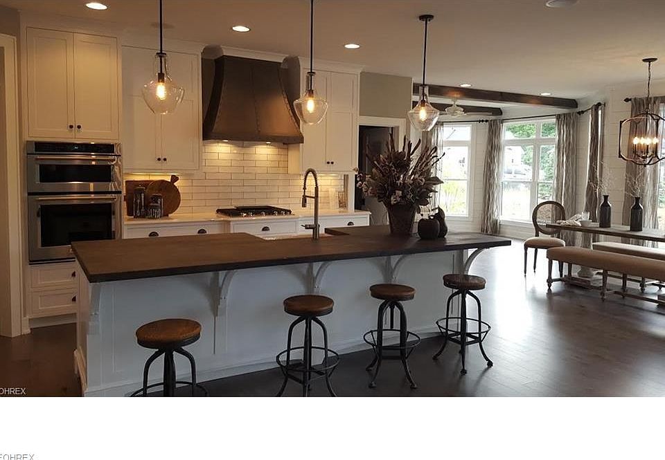2nd image of 305 Friarwood Cir NW