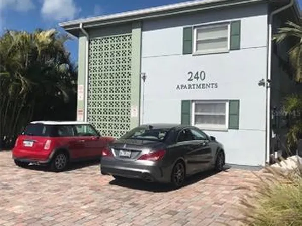 240 115th Ave, Treasure Island, FL 33706