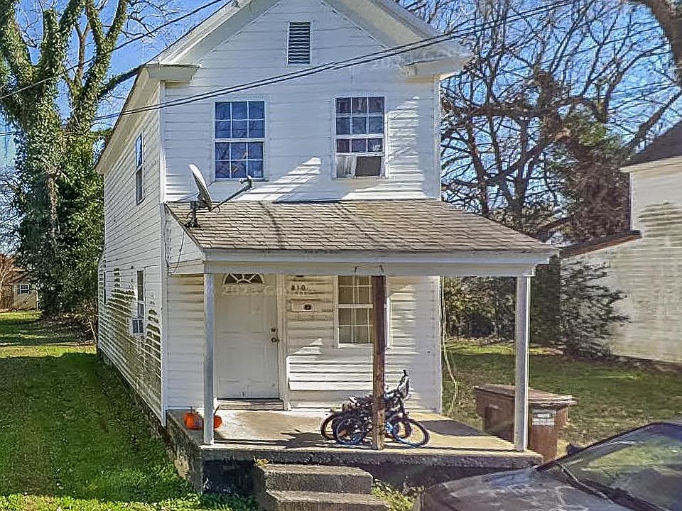 1st image of 810 Center St