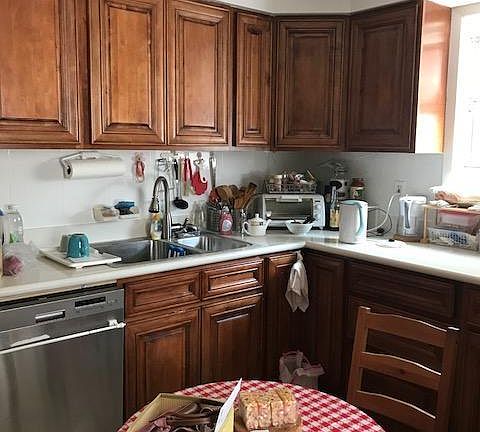 4th image of 1836 E 38th St