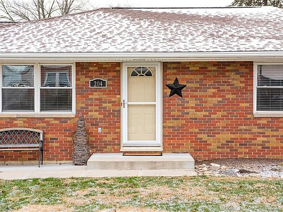 5th image of 204 Ann Dr